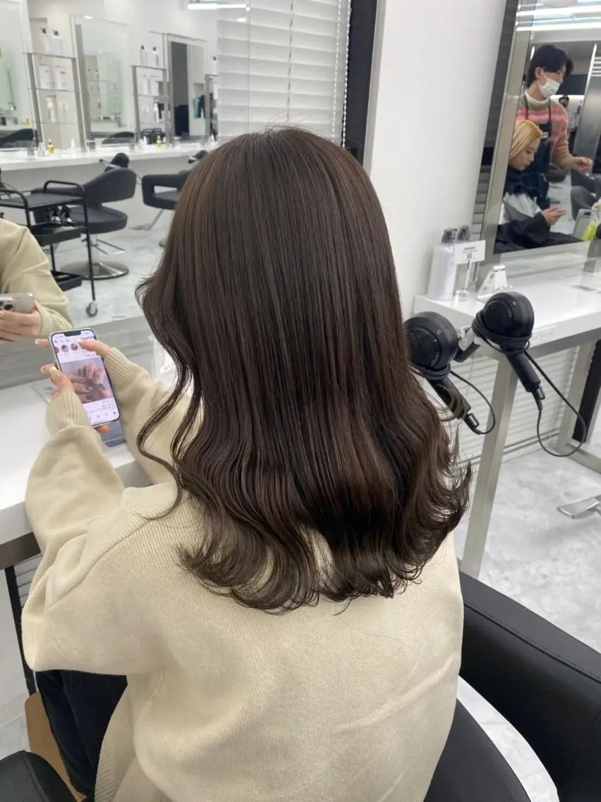 カラー ロング ウルフカットマスター みつきのヘアスタイル
