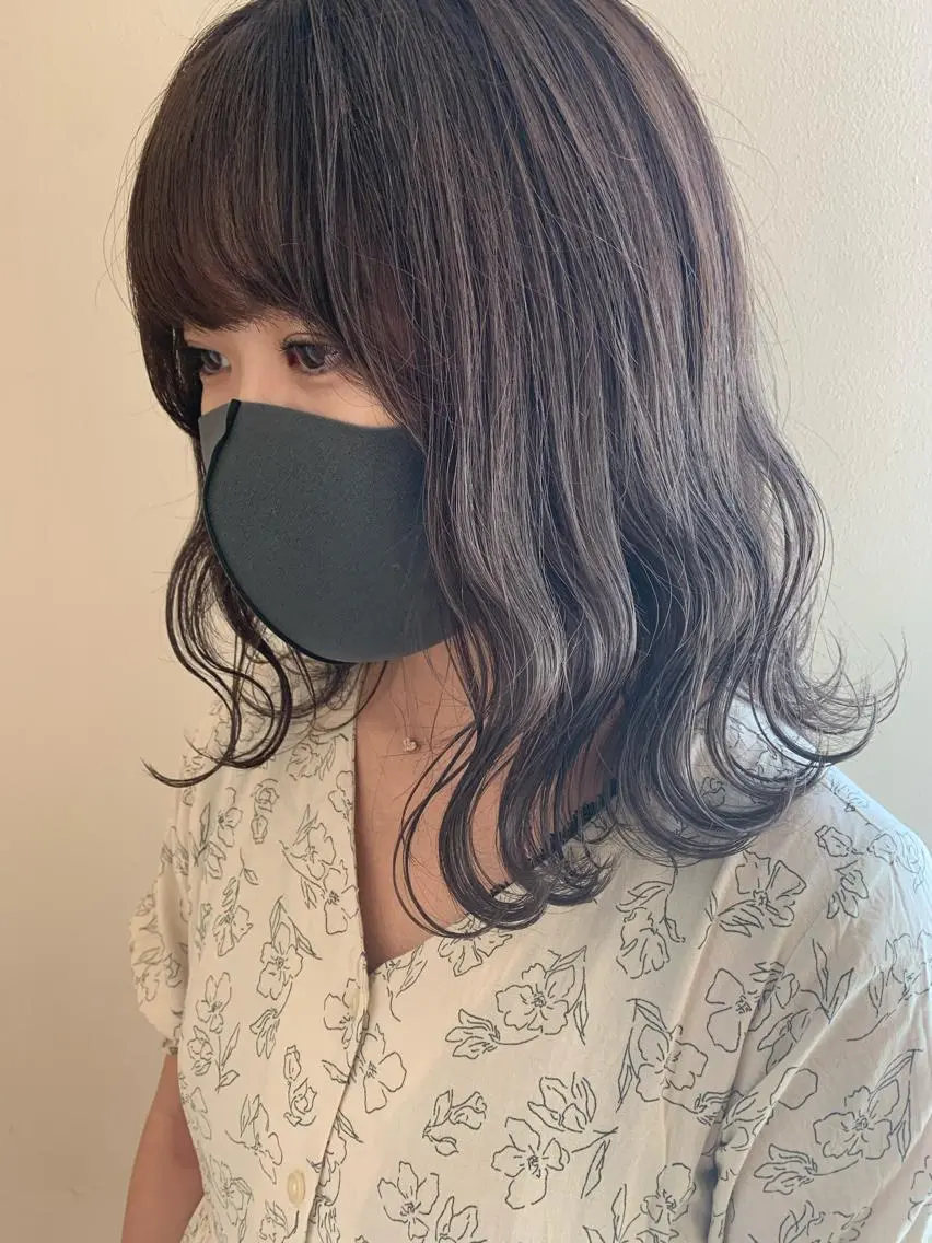 ミディアム カラー グレージュ ヘアカラー トリートメント 顔まわりカット✄ ベージュカラー🧸のヘアスタイル