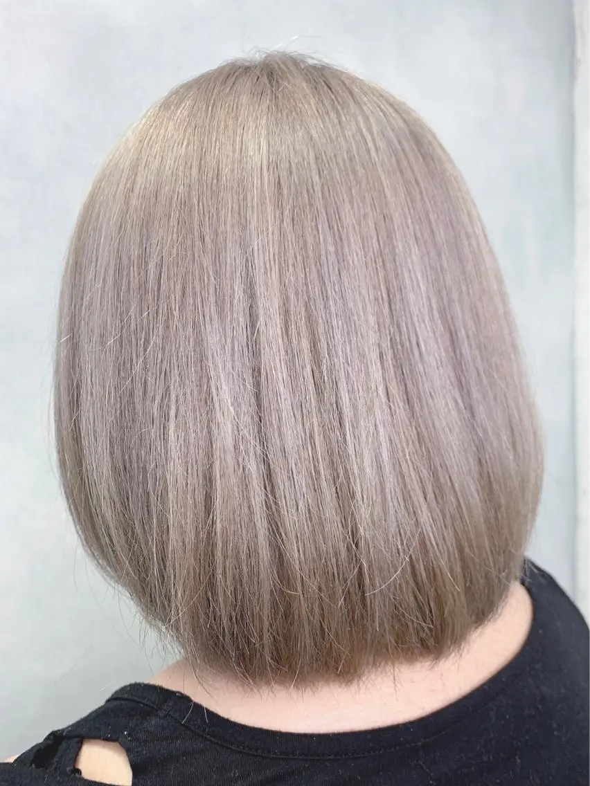 ショート カラー ヘアカラー トリートメント LUXBE LUCEのヘアスタイル