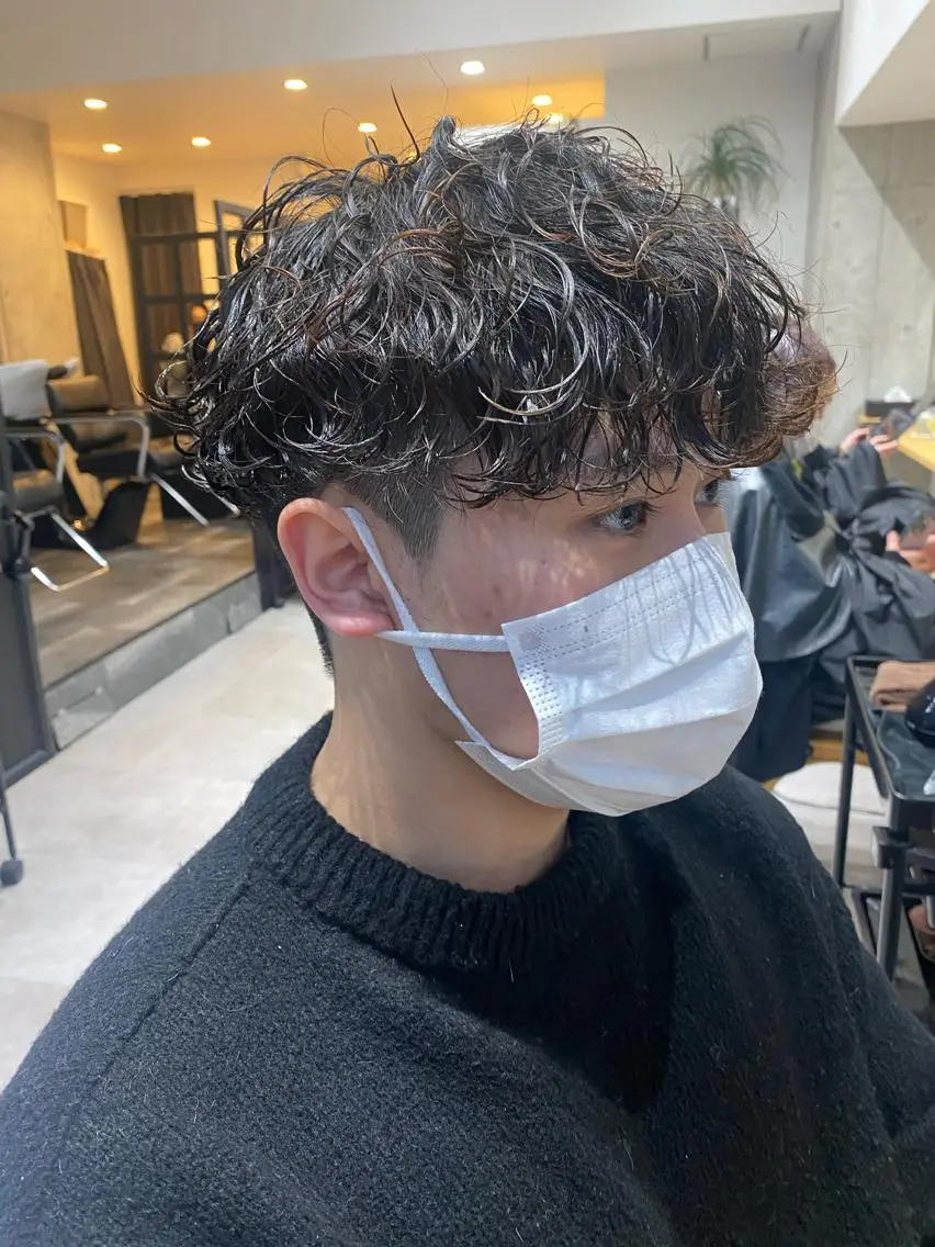 ミディアム パーマ メンズ カット パーマ トリートメント 似合う髪型が 分からない方へのヘアスタイル
