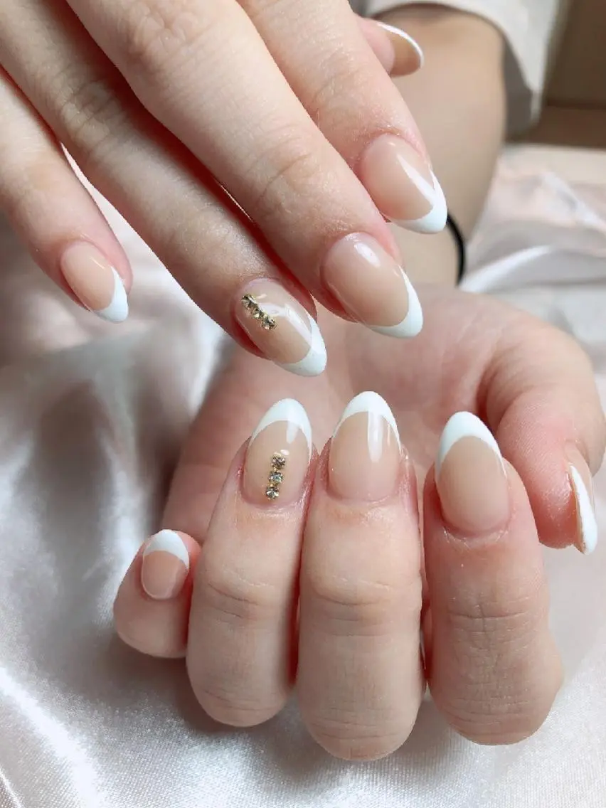 セミロング ネイル フレンチネイル ☺︎山部 志麻☺︎のネイルデザイン