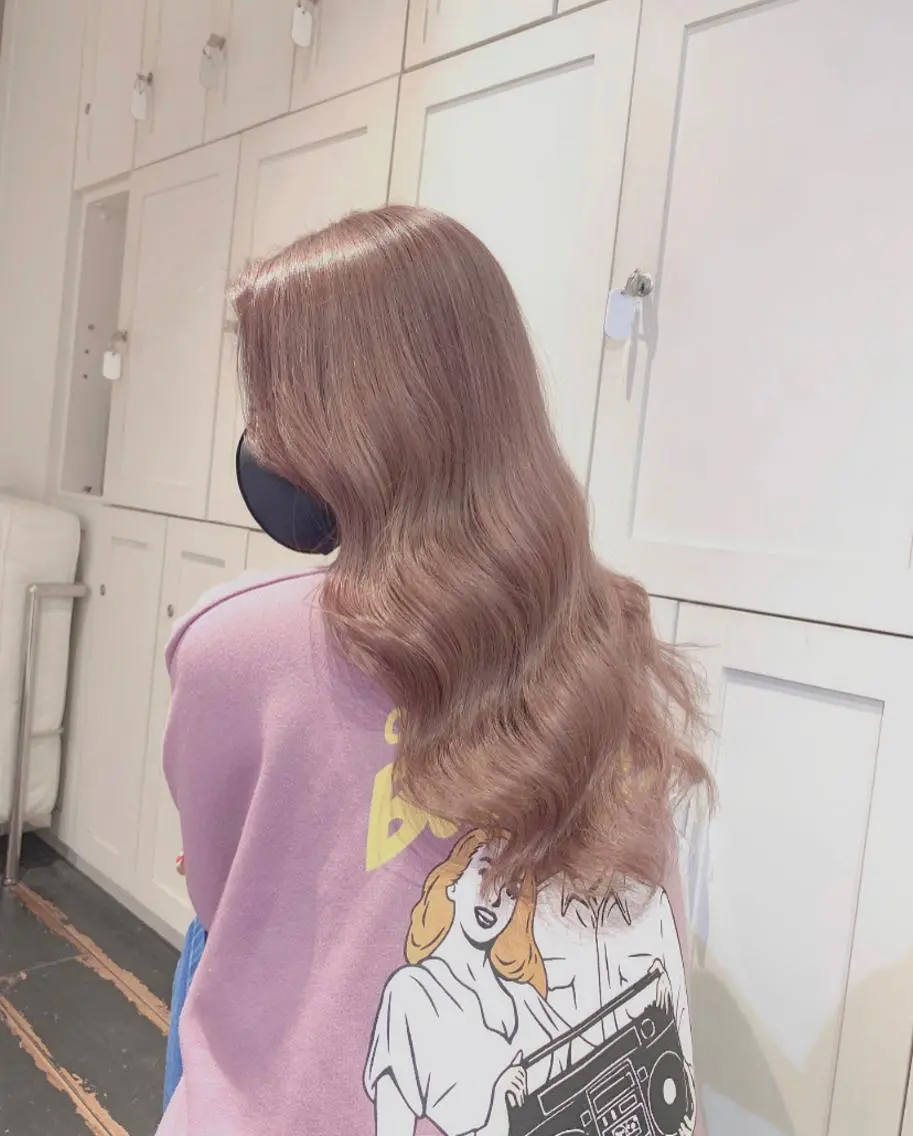 ロング カラー ベージュカラー ブリーチ ブラウンカラー ピンクカラー 全国No.1歴あり HINATA🥇のヘアスタイル