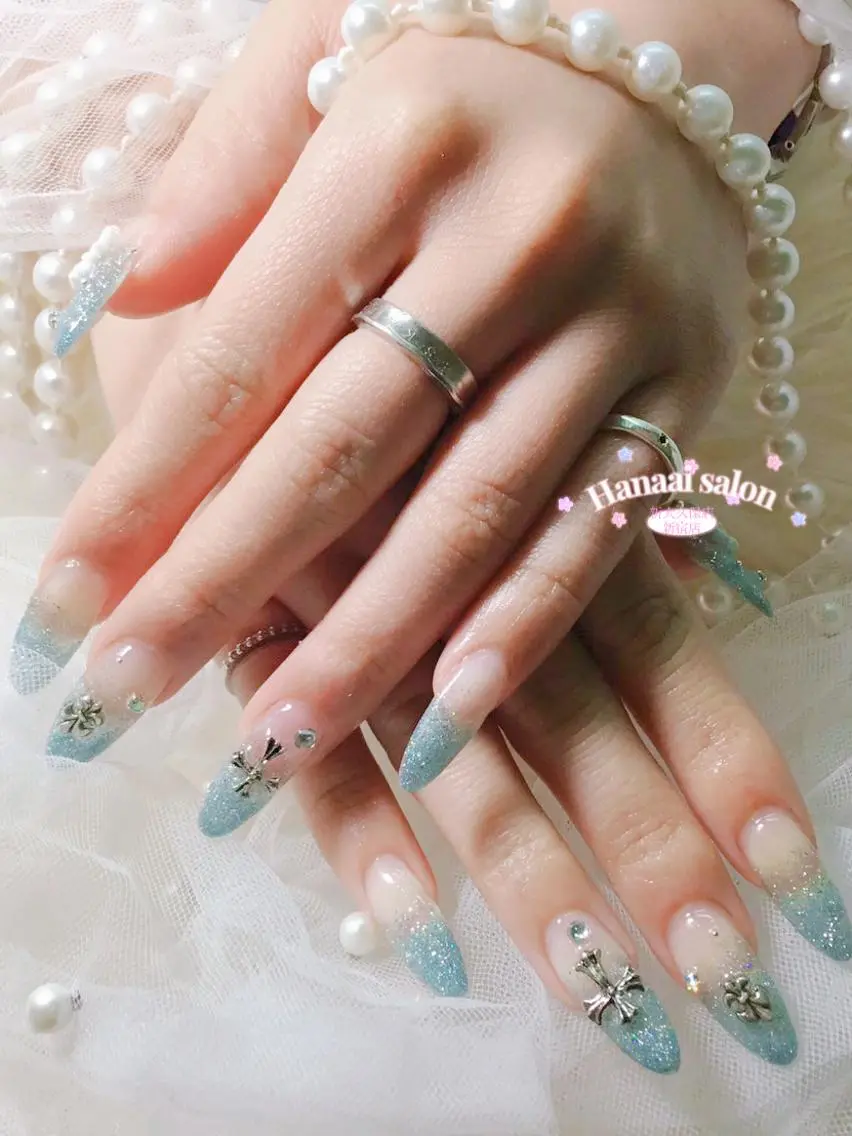 ネイル アートネイル フラッシュネイル フットネイル ジェルネイル グラデーション Hanaai Salon新大久保店のネイルデザイン