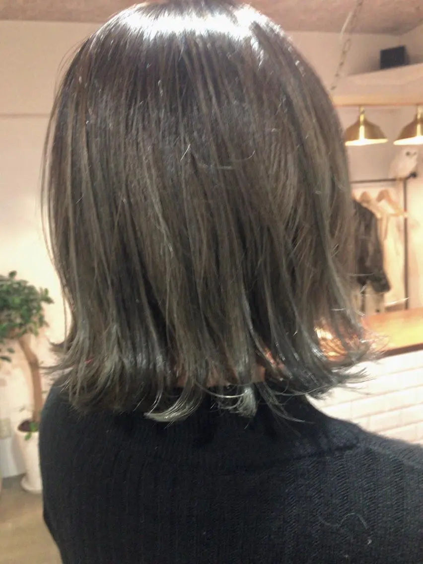ショート カラー グレージュ ハイライトカラー ハイライト レイヤーカット匠 イソザキノリユキのヘアスタイル