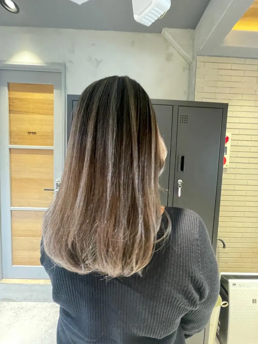 ロング カラー バレイヤージュ ハイライトカラー ハイライト レイヤーカット ハイトーン×髪質改善 KENTAのヘアスタイル