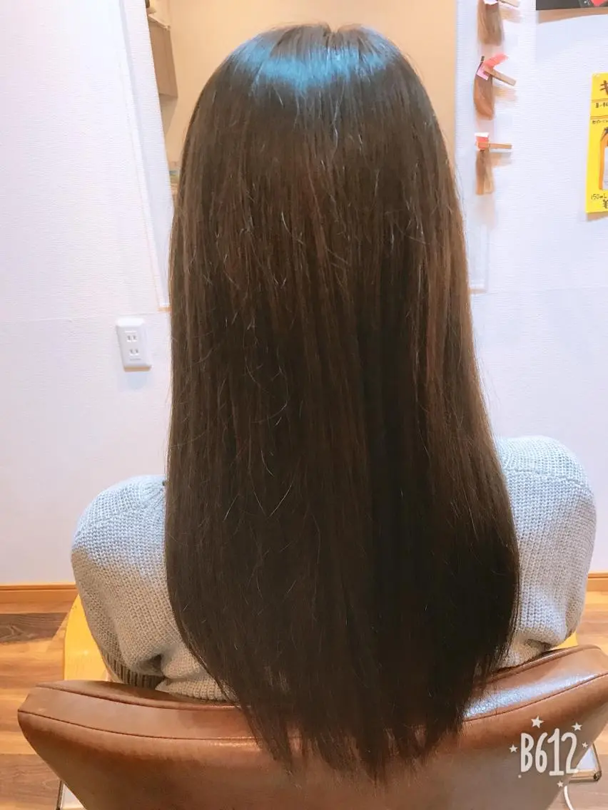 セミロング カラー 石川 奈緒子のヘアスタイル