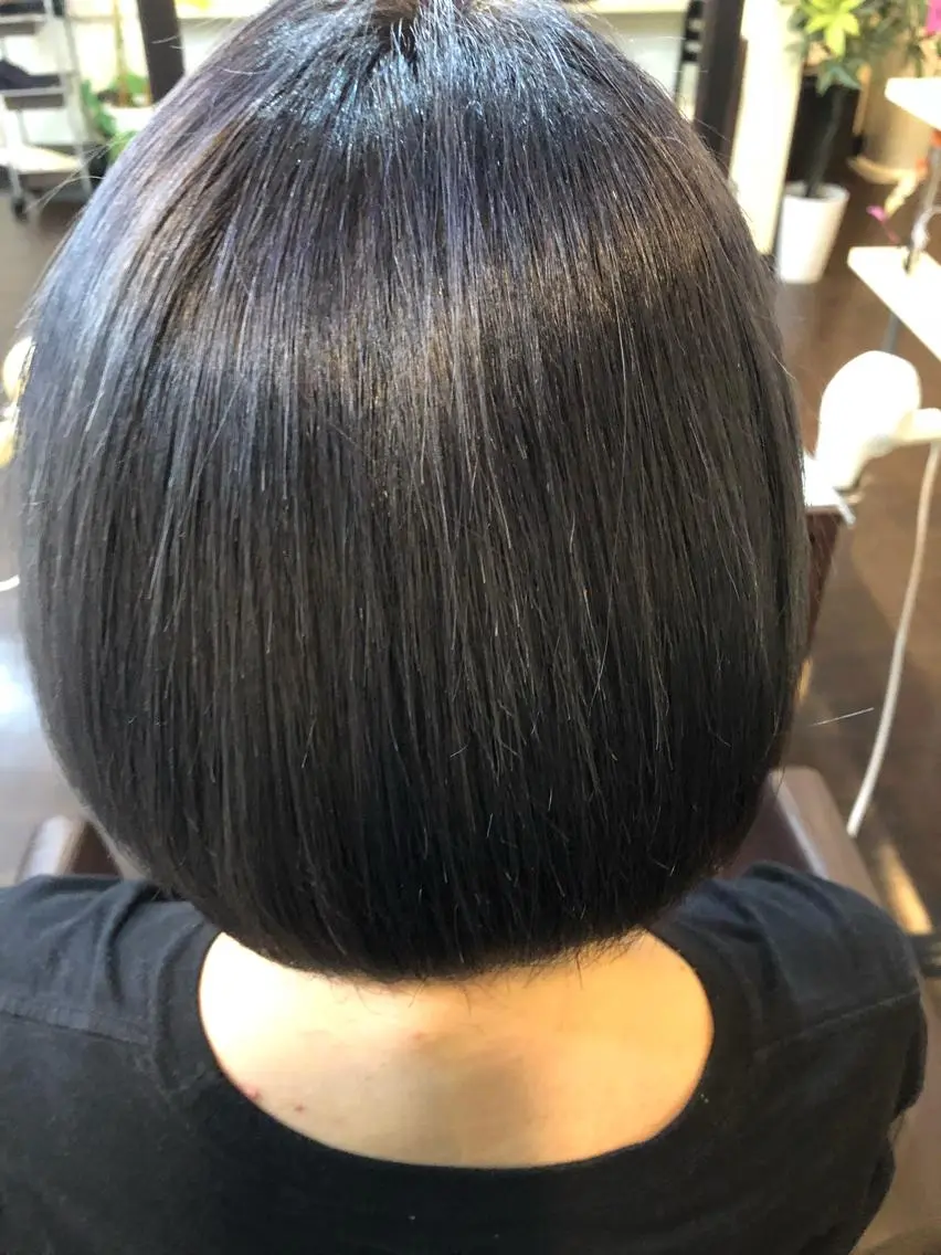 ショート カラー ブリーチ ダークグレー zina浦和店✊🏻 西口5分🐤スズキのヘアスタイル