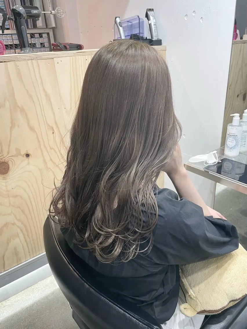 ロング カラー ブリーチ 透明感カラー グレージュ ブリーチなしカラー カット ヘアカラー トリートメント 湯田実津希🤎 ﾐﾙｸﾃｨ専門のヘアスタイル