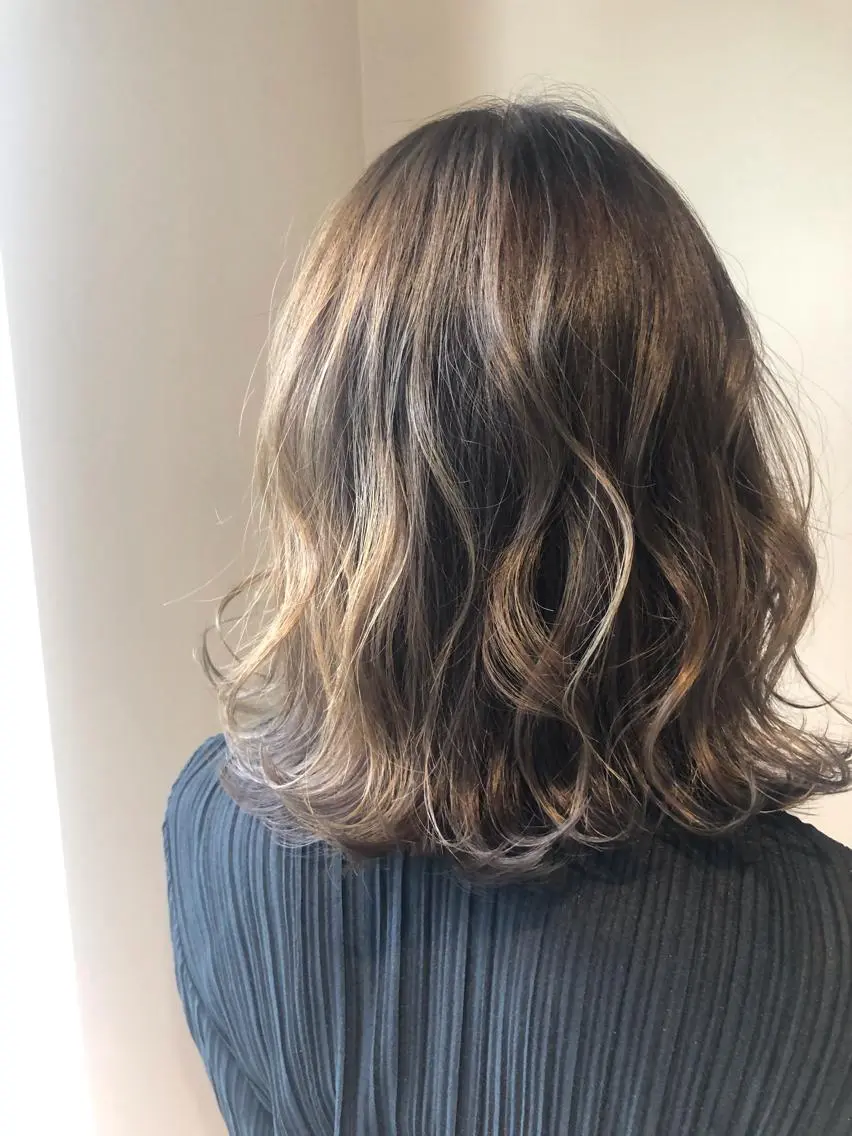 ショート カラー ベージュカラー ハイライトカラー ハイライト ブリーチ👩‍🦳/ ‪✂︎MANAMIのヘアスタイル