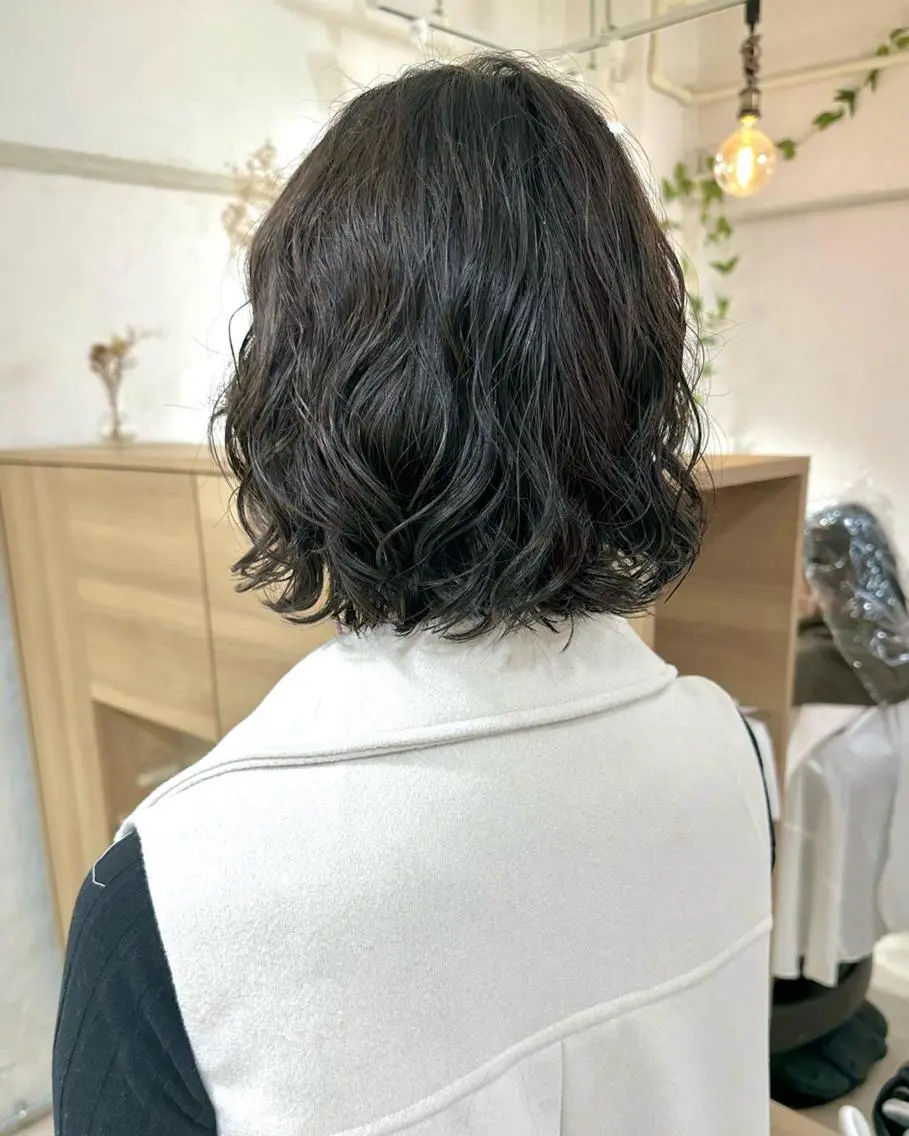 ショート カラー パーマ 切りっぱなしボブ 前下がりボブ ショートボブ 黒髪 ボブ 髪質改善 縮毛矯正/ レイヤー/銀座/本木のヘアスタイル