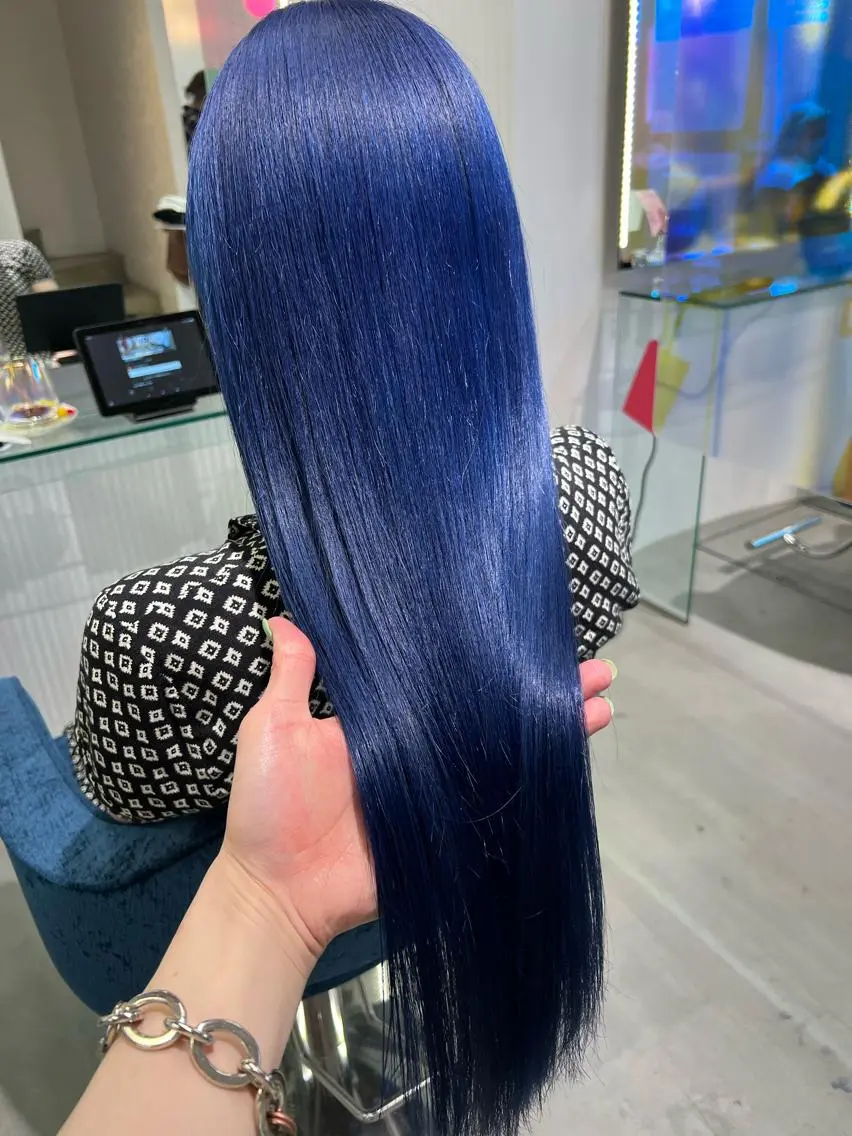 ロング カラー ブルーカラー ネイビーカラー 安井まゆ _Box mico.のヘアスタイル