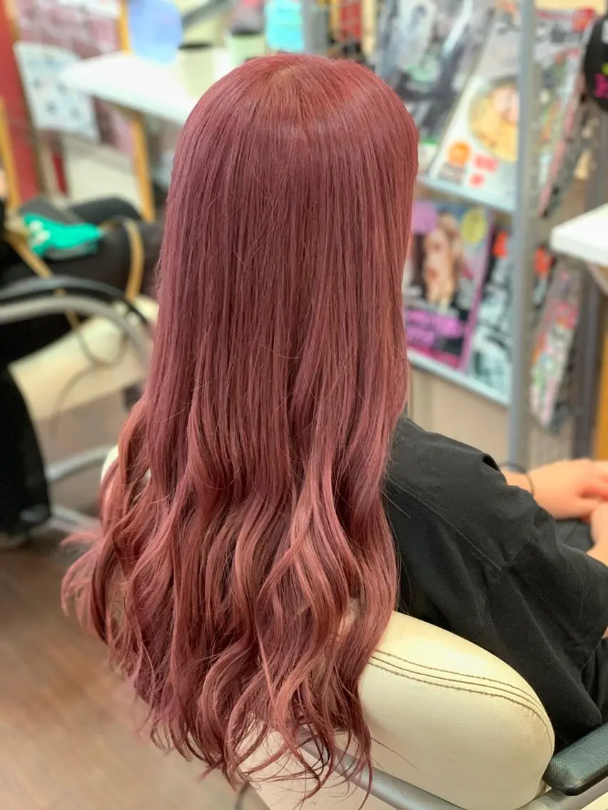 ロング ヘアカラー たけい ゆうきのヘアスタイル