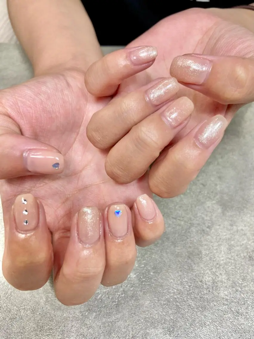 ネイル シンプルネイル ストーンネイル ワンホンネイル salon de oct.のネイルデザイン