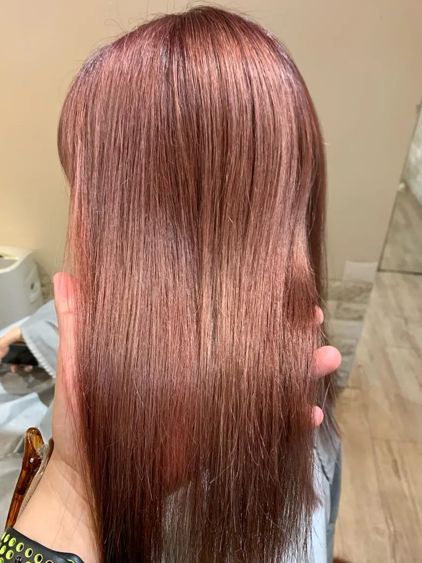 セミロング カラー ピンクカラー ヘアカラー 大久保 隆蔵のヘアスタイル