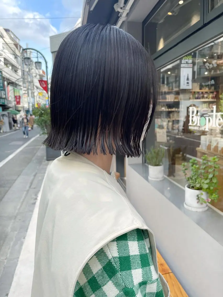 ショート カラー 切りっぱなしボブ アッシュ アッシュグレー ボブ カット ヘアカラー トリートメント HIROKI ”博多 /ボブのヘアスタイル