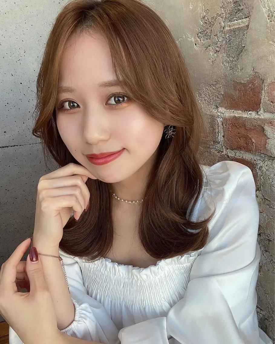 ミディアム カラー パーマ ヘアアレンジ イルミナカラー くびれヘア 伸ばしかけ 髪質改善 韓国風ヘア 骨格別小顔カット/ 顔周りカット/金井のヘアスタイル