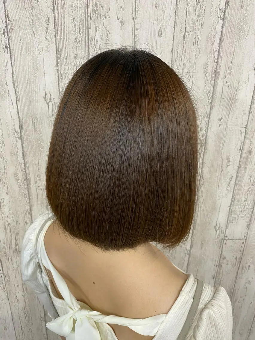ショート パーマ マツエク・マツパ 外ハネヘア 勝河 怜楊のヘアスタイル