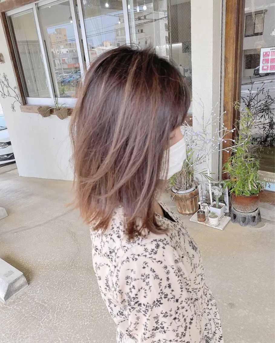 ミディアム カラー ハイライトカラー ハイライト カット ヘアカラー grand juteのヘアスタイル