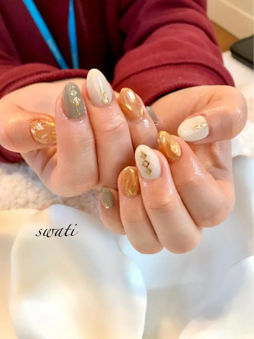ネイル アートネイル ミラーネイル オフィスネイル シンプルネイル yuko （ネイリスト）のネイルデザイン