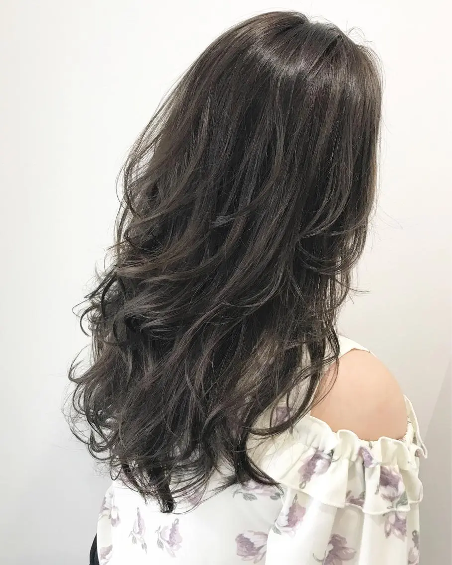 セミロング カラー ブリーチ グレージュ ラベンダーカラー ラベンダーグレージュ ラベンダーグレー 若杉 諒のヘアスタイル