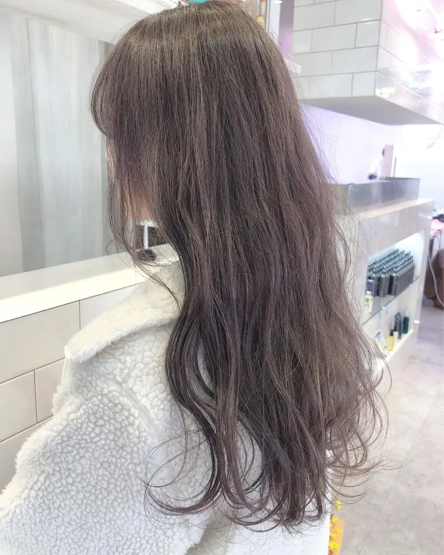 ロング カラー ブリーチ グレージュ ラベンダーカラー ラベンダーグレージュ ラベンダーグレー 透明感カラー× レイヤーカット✨高梨のヘアスタイル