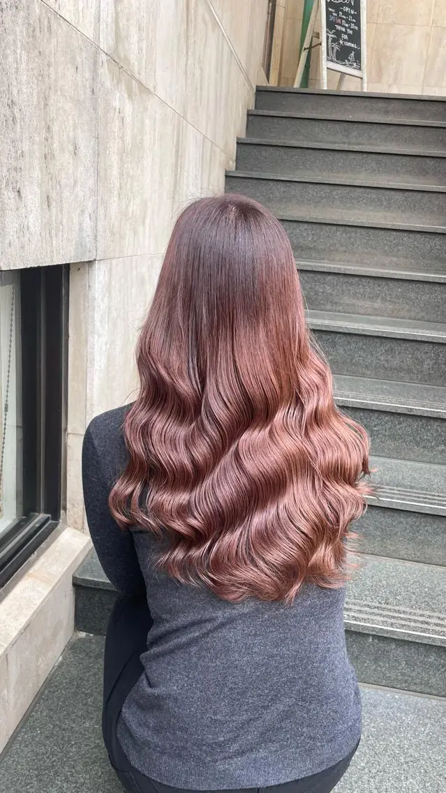 ロング ミヤザキ タクトのヘアスタイル