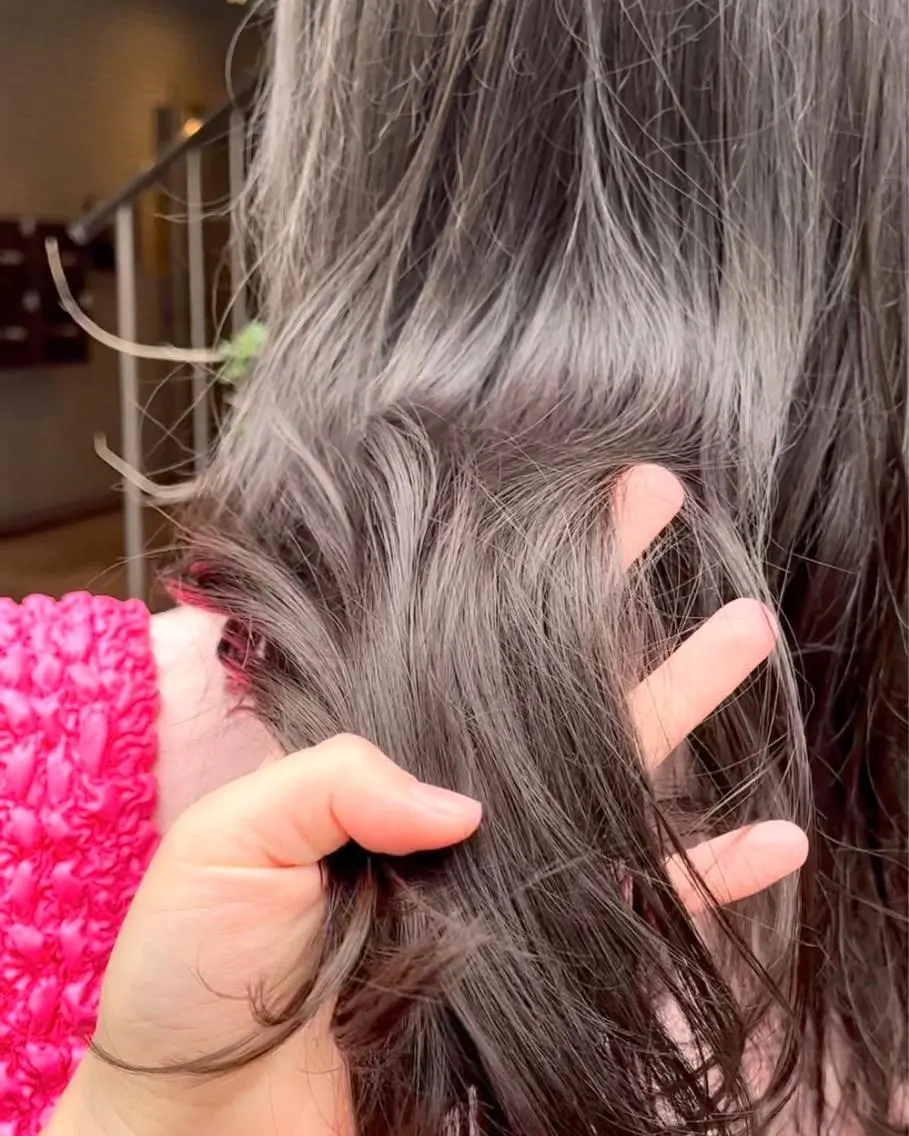 ロング カラー ヘアアレンジ グレージュ カット ヘアカラー トリートメント ヘアセット 🌷ボブ/髪質改善 ストレートのヘアスタイル