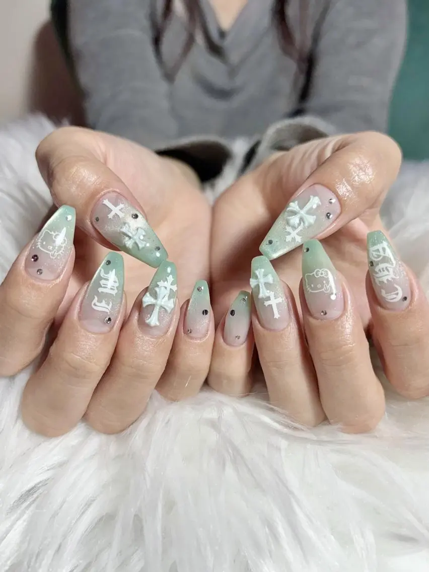 ネイル グリーン マグネットネイル nail salon Libertyのネイルデザイン