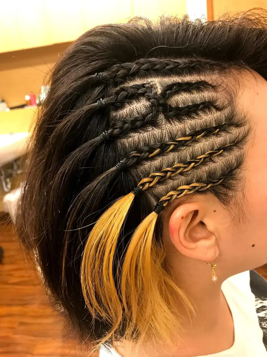 ミディアム ✨コーンロウ✨ 本田さゃかのヘアスタイル