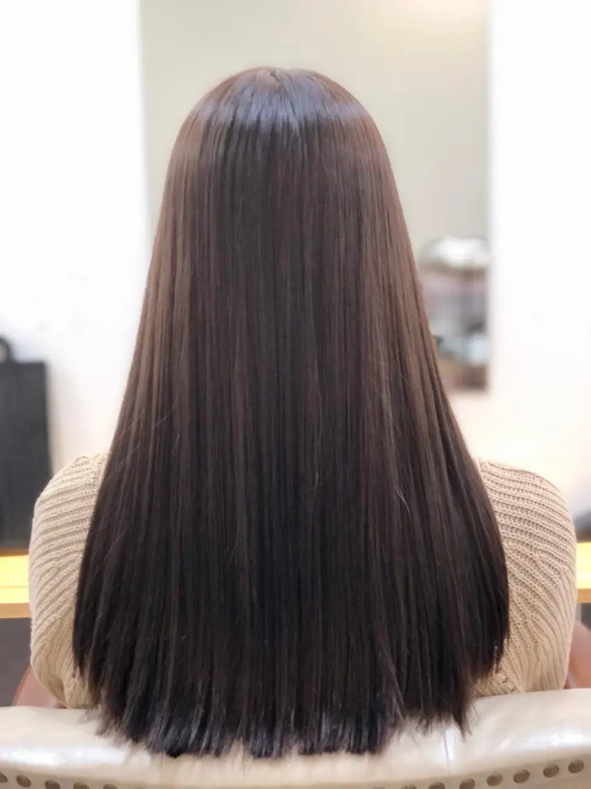 ロング アッシュ カット ヘアカラー 縮毛矯正 H by Real meのヘアスタイル