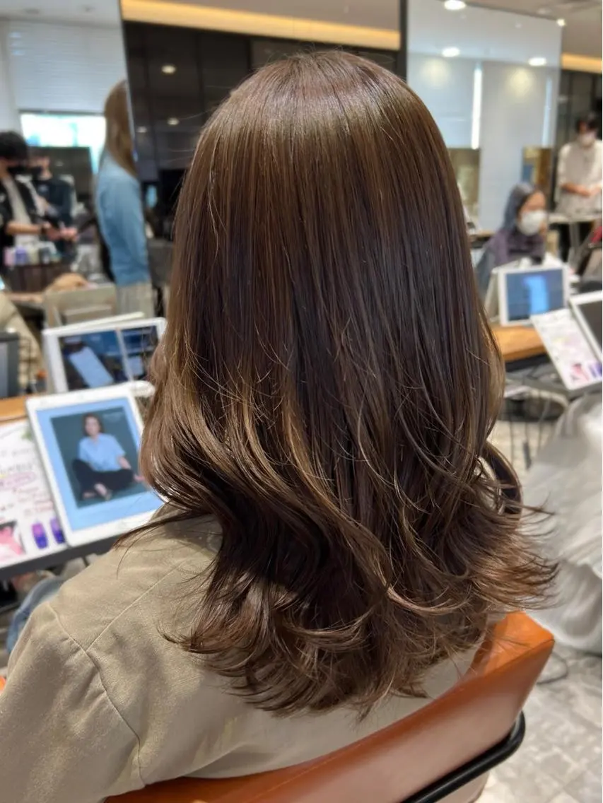 セミロング カラー ベージュカラー ブラウンカラー くびれヘア 髪質改善 縮毛矯正 🧡くびれヘア/前髪 顔周り🧡久原結衣のヘアスタイル