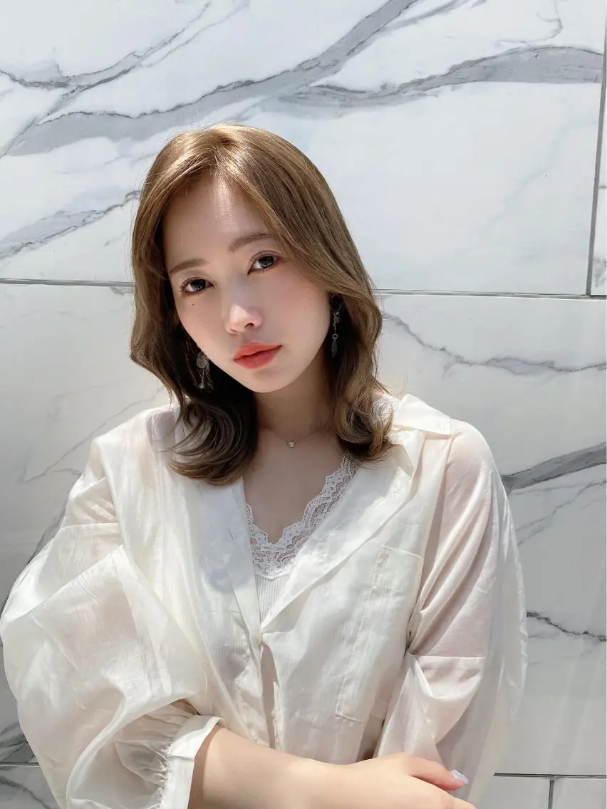 ミディアム カラー くびれヘア 学生 トリートメント 韓国ヘア☁️ mitsukiのヘアスタイル