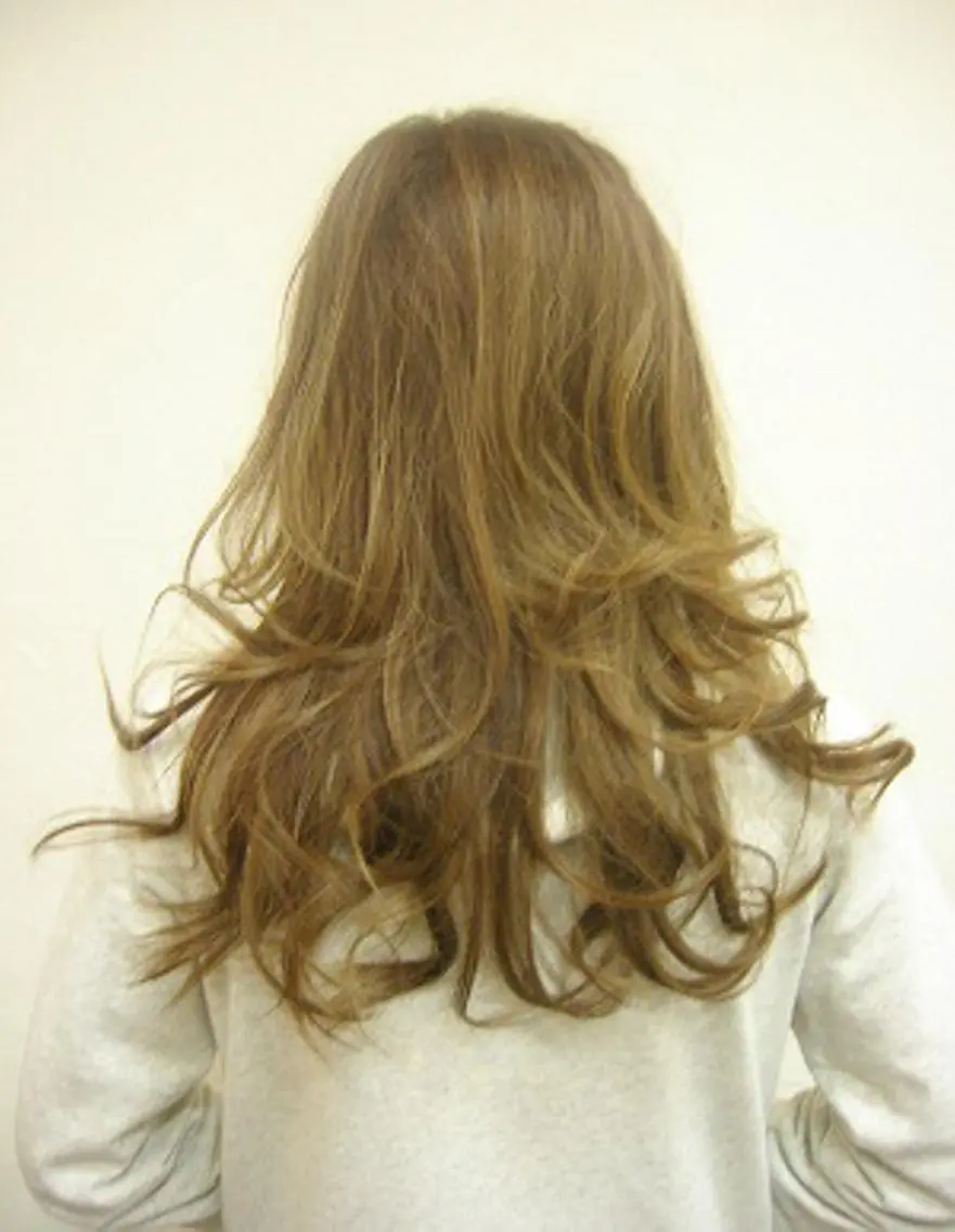 セミロング カラー ベージュカラー ハイライトカラー ハイライト GLAD 萩原のヘアスタイル