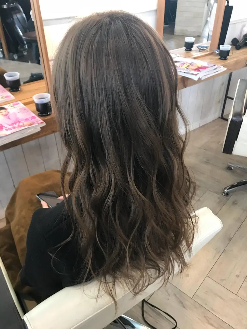 ミディアム 豊中駅3分eha レッスンモデルのヘアスタイル