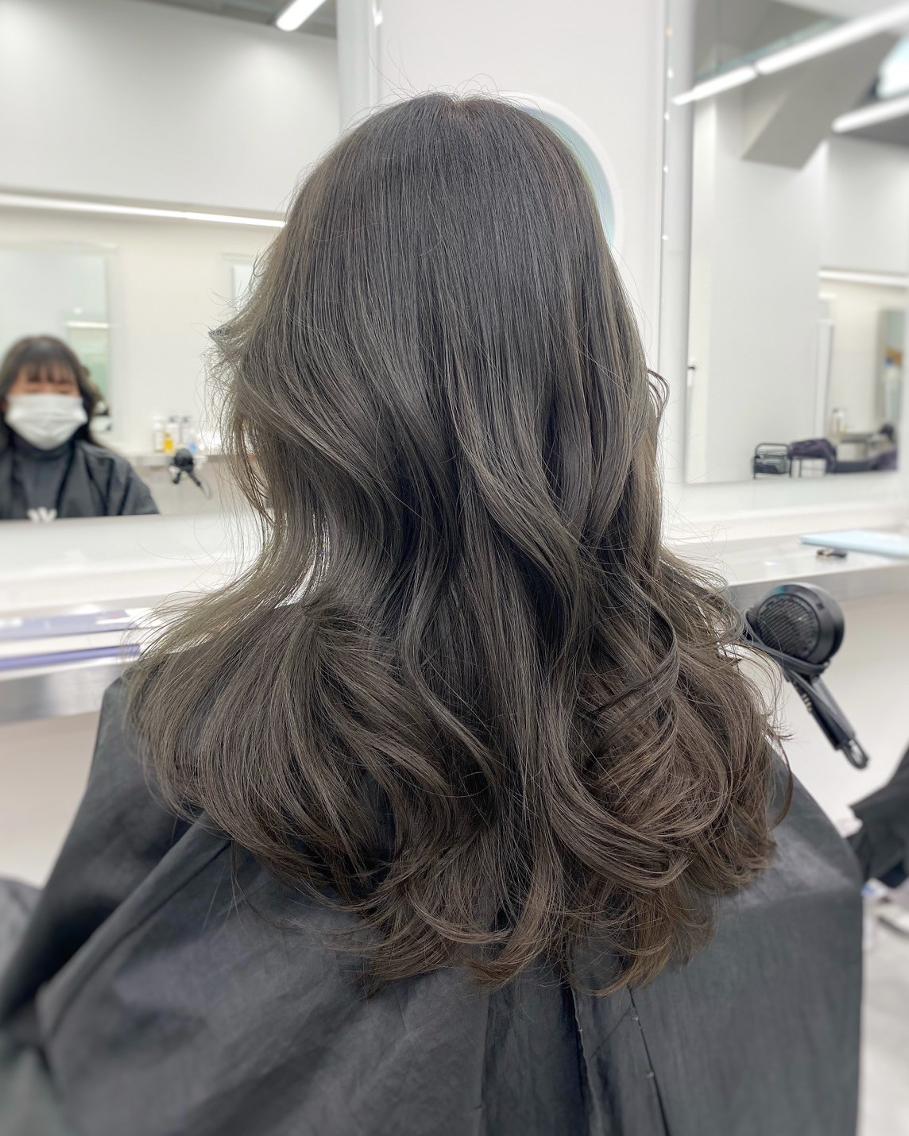 セミロング ナチュラルカラー／ 上野🩰🤍BABYのヘアスタイル