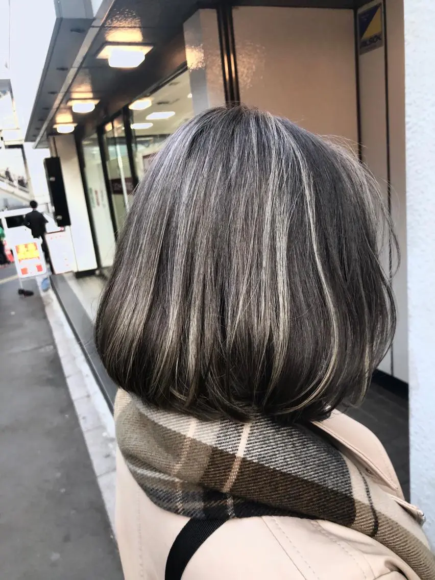 ミディアム カラー ブリーチ ハイライトカラー ハイライト 100%髪質改善特化 TRUNSのヘアスタイル