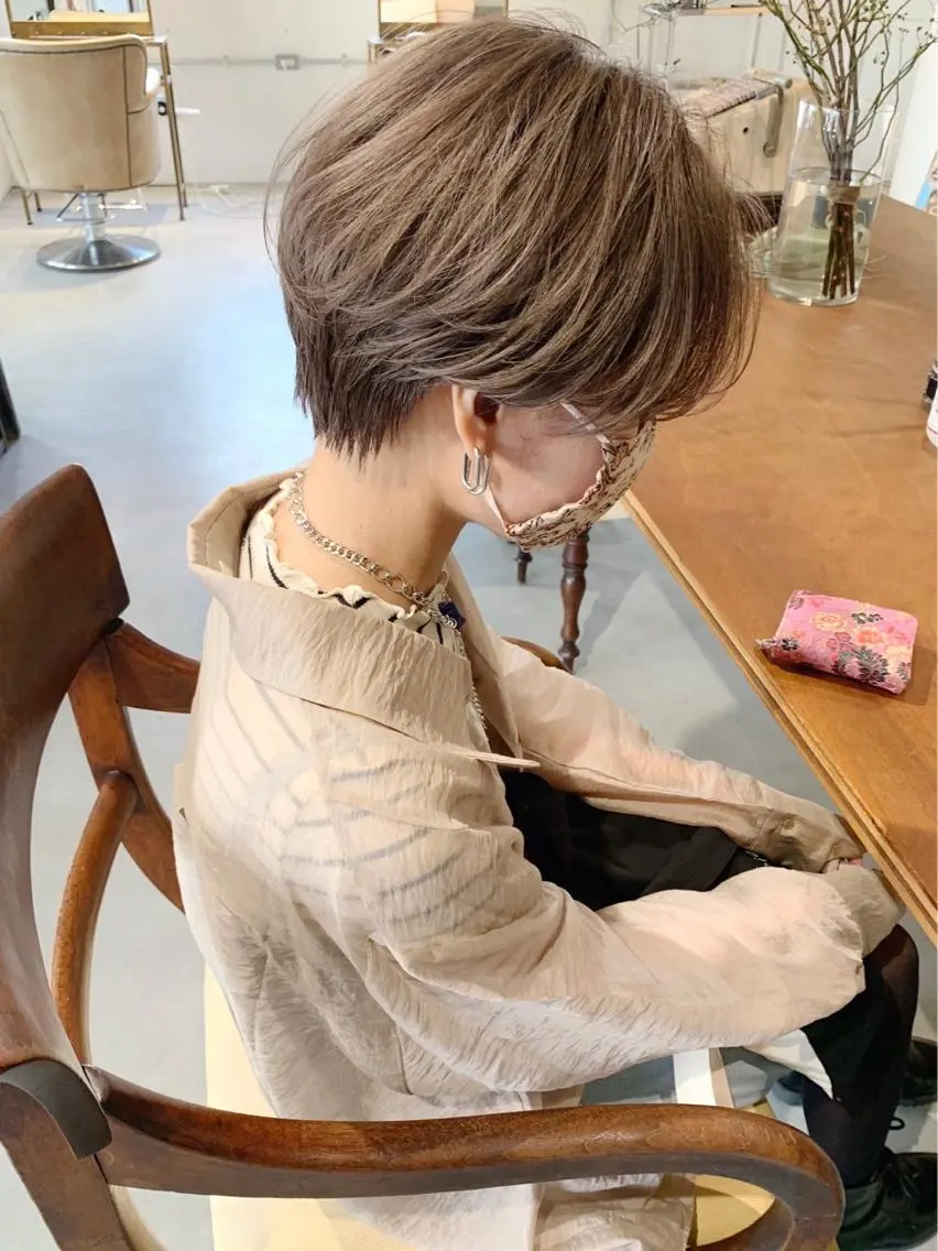 ショート カラー 聖 来のヘアスタイル