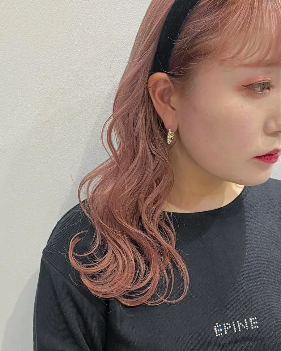 セミロング カラー アッシュ ベージュカラー ブラウンカラー ピンクカラー ピンクアッシュ .. meiのヘアスタイル