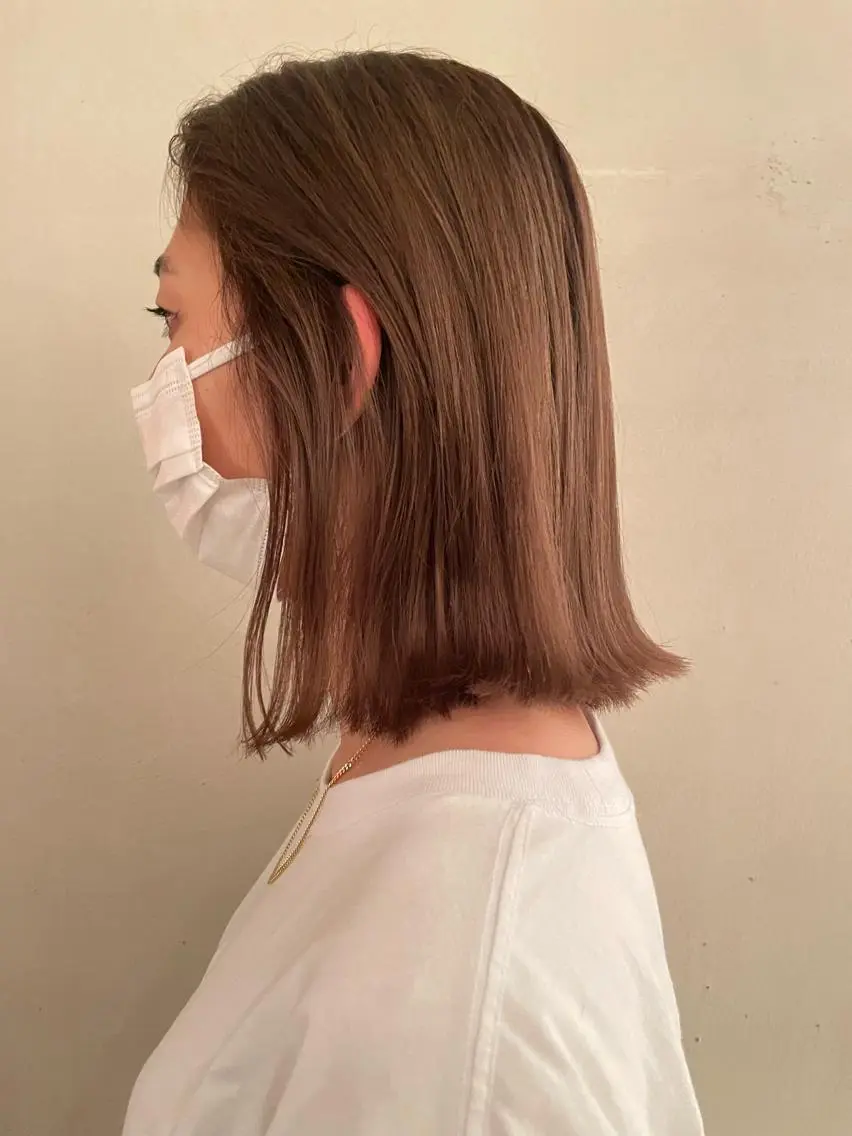 ミディアム カラー ベージュカラー ブリーチ ミルクティーベージュ ヘアカラー トリートメント 鎌田 愛のヘアスタイル