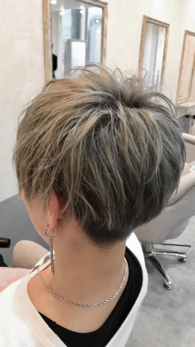 ショート カラー メンズ メンズハイトーン マッシュ ハイトーンカラー 【Zina札幌大通】 店長 福間 和也のヘアスタイル
