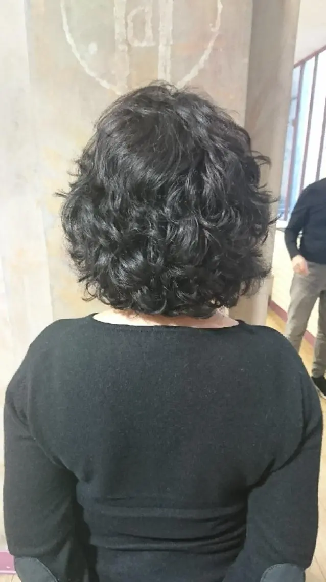 ミディアム 齋藤 愛美のヘアスタイル
