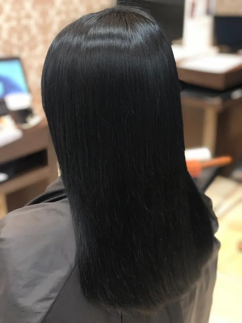 ロング カラー 黒髪 ブルーカラー ブルーブラック 嶌田 沙紀のヘアスタイル
