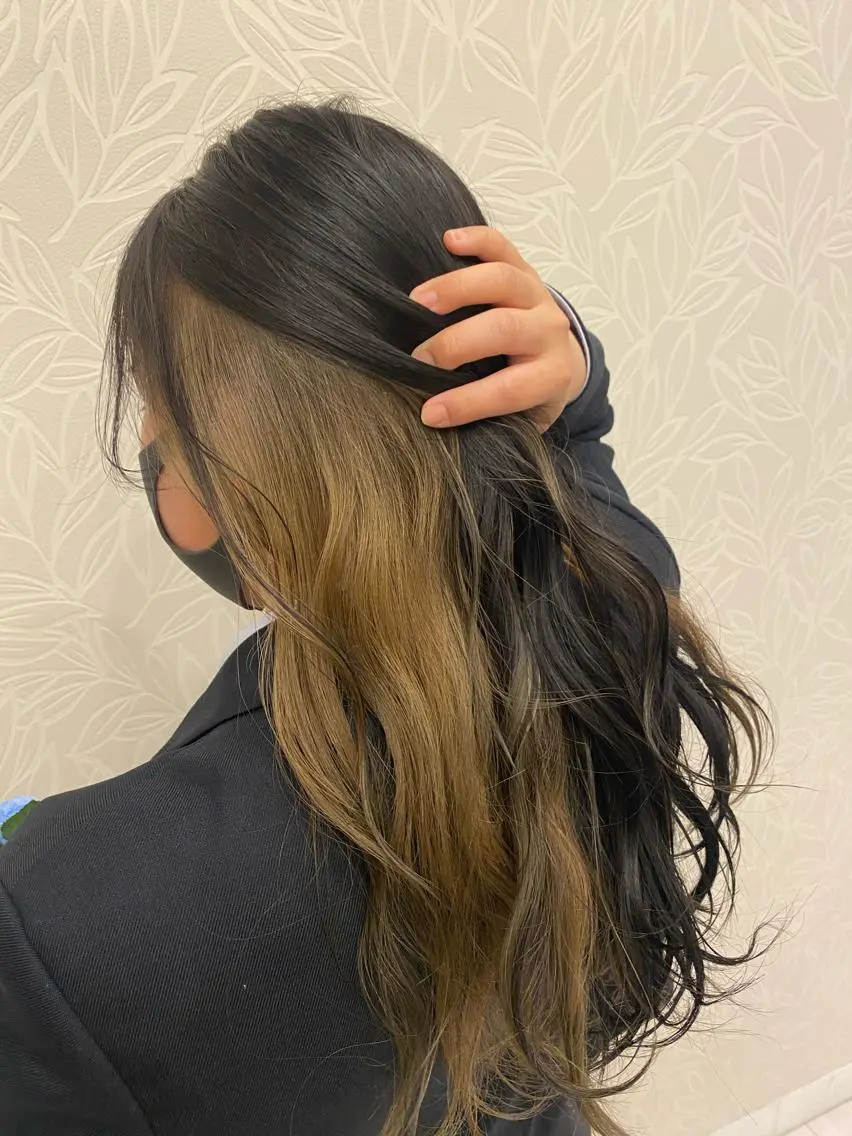 ロング カラー インナーカラー スパイキーショート パーマ　具志堅　太志のヘアスタイル