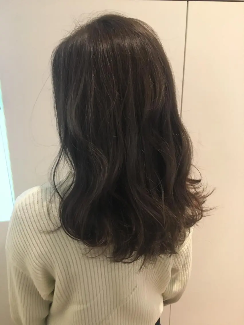 ミディアム カラー イルミナカラー ハイトーンブリーチ 土坂 由志【京都】のヘアスタイル
