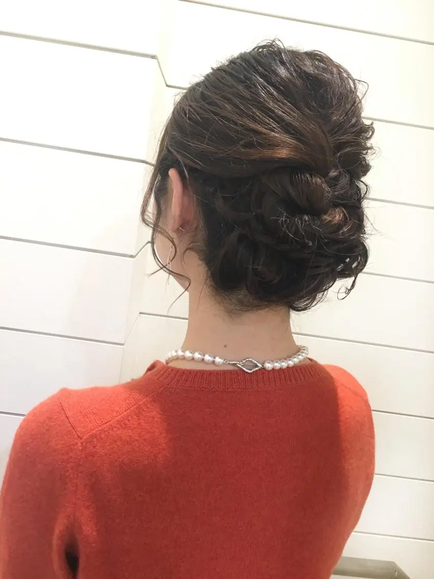 セミロング ヘアアレンジ ヘアセット 鍵山 千秋のヘアスタイル