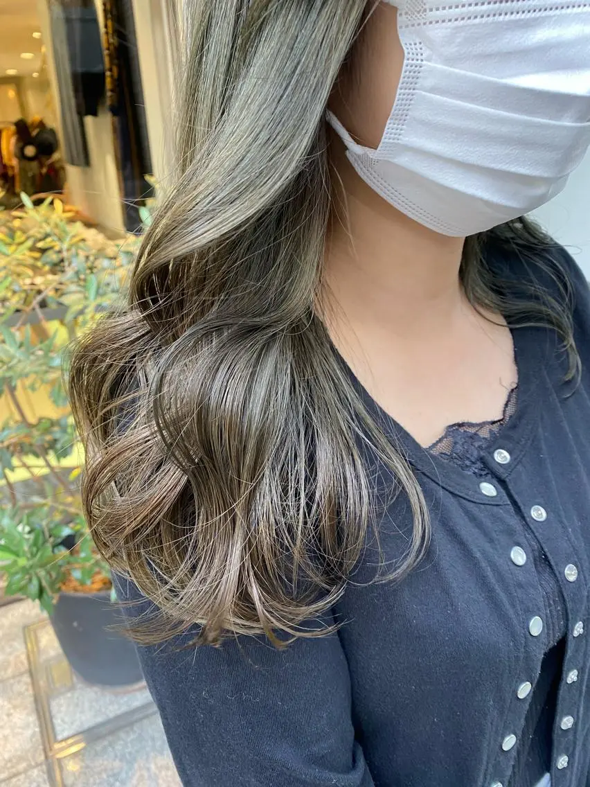 セミロング カラー ヘアアレンジ マツエク・マツパ ベージュカラー オリーブベージュ 透明感カラー🫧ヘア セット🫧松本菜月の眉毛・アイブロウイメージ