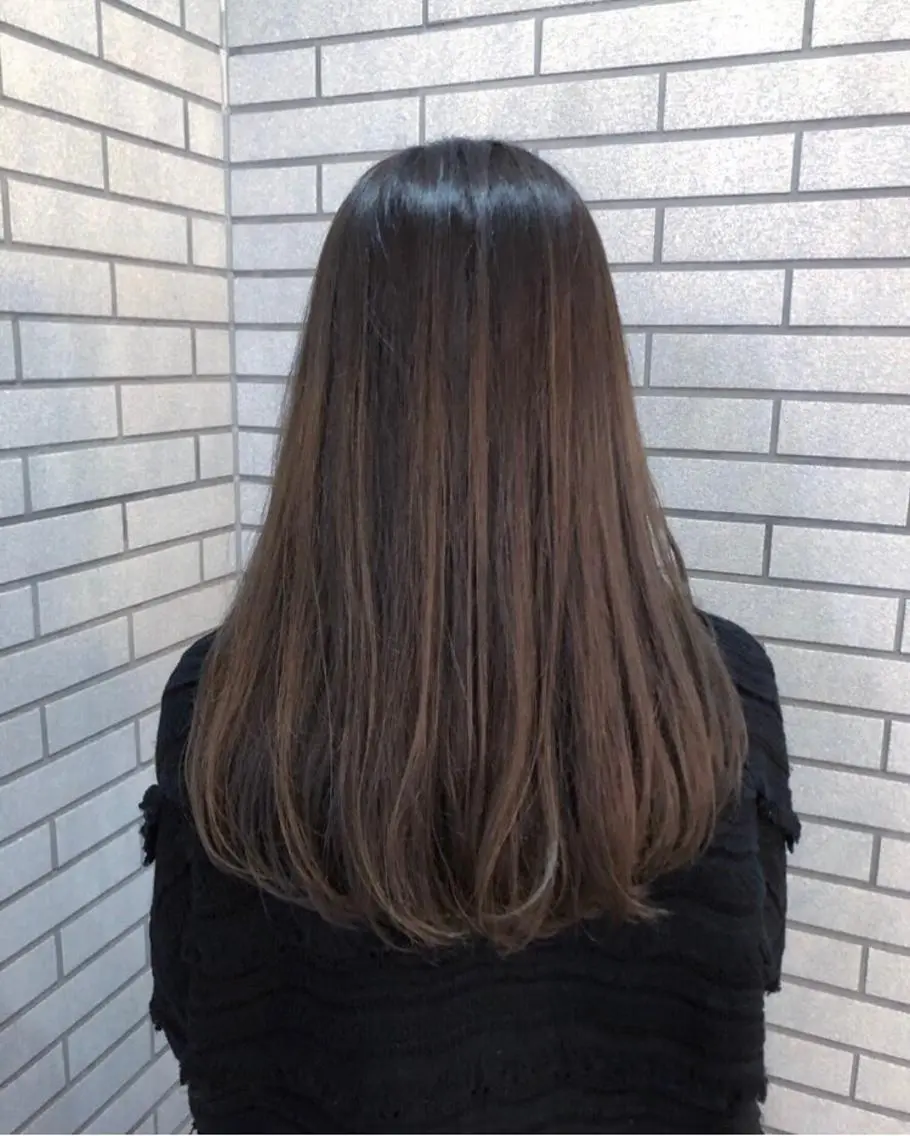 セミロング カラー アッシュ ブラウンカラー トリートメント 中村 よしひでのヘアスタイル