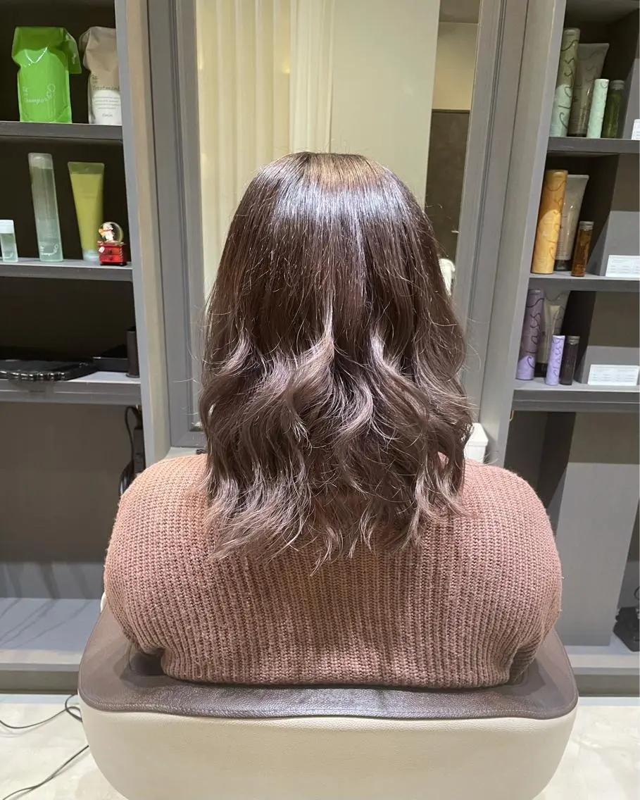 ミディアム 近野 美月のヘアスタイル