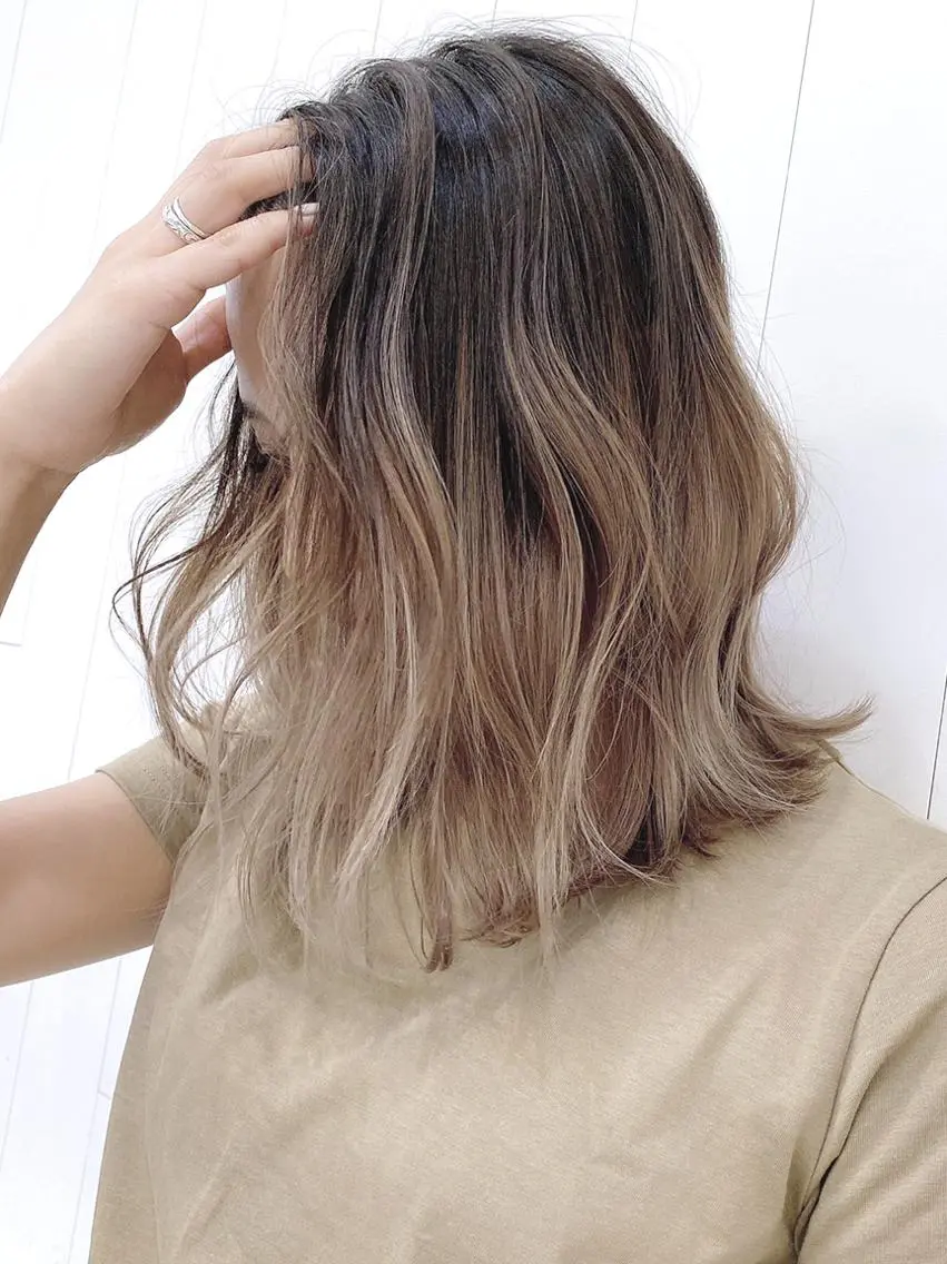 ミディアム カラー パーマ ヘアアレンジ グラデーションカラー ハイライトカラー ハイライト ITbyALBUM 浦和店のヘアスタイル