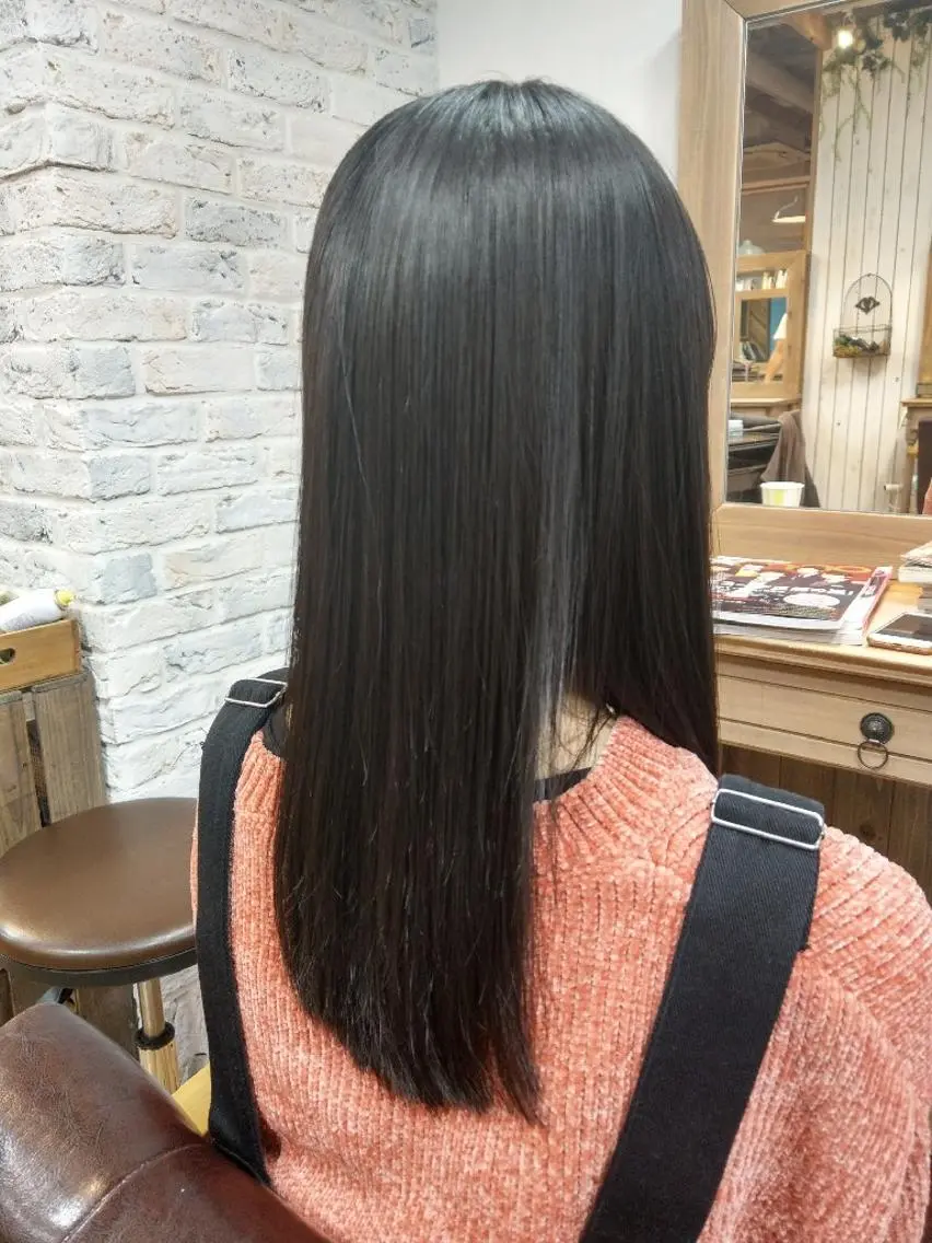 セミロング カット 縮毛矯正 店長　佐藤 祐輔のヘアスタイル